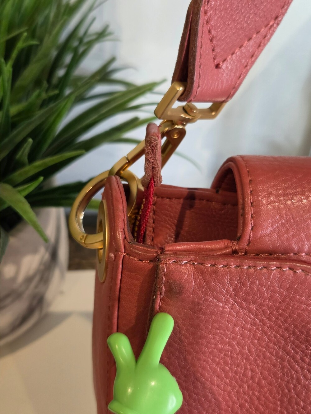 Hammitt Kayce Saddle Med Crossbody - RARE Rouge Pink & Brushed Gold-2023 - Picture 16 of 16